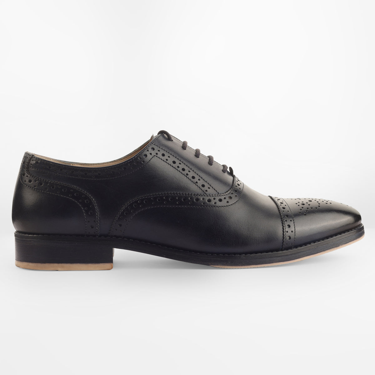 CROWNED BROGUE OXFORD SHOE (BLACK)
