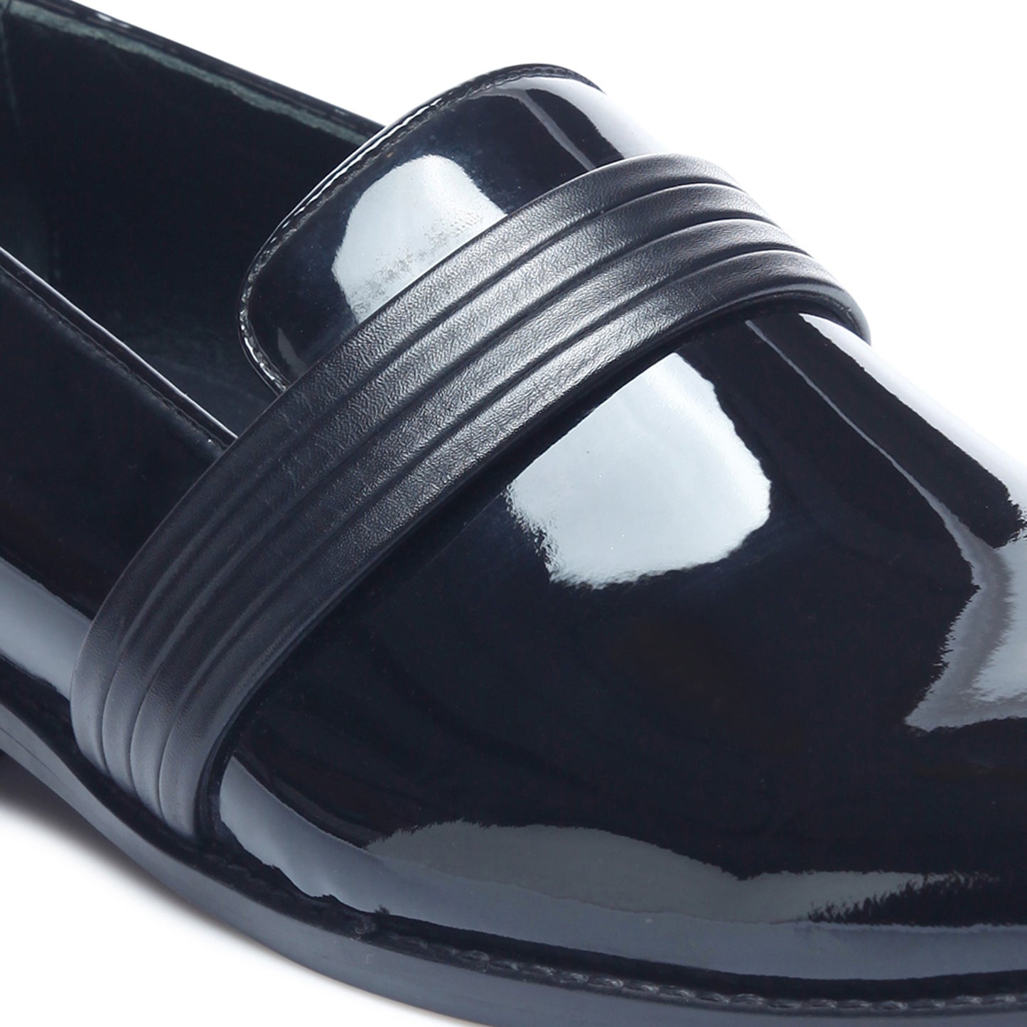 MODERN CLASSIC PATENT SLIPONS