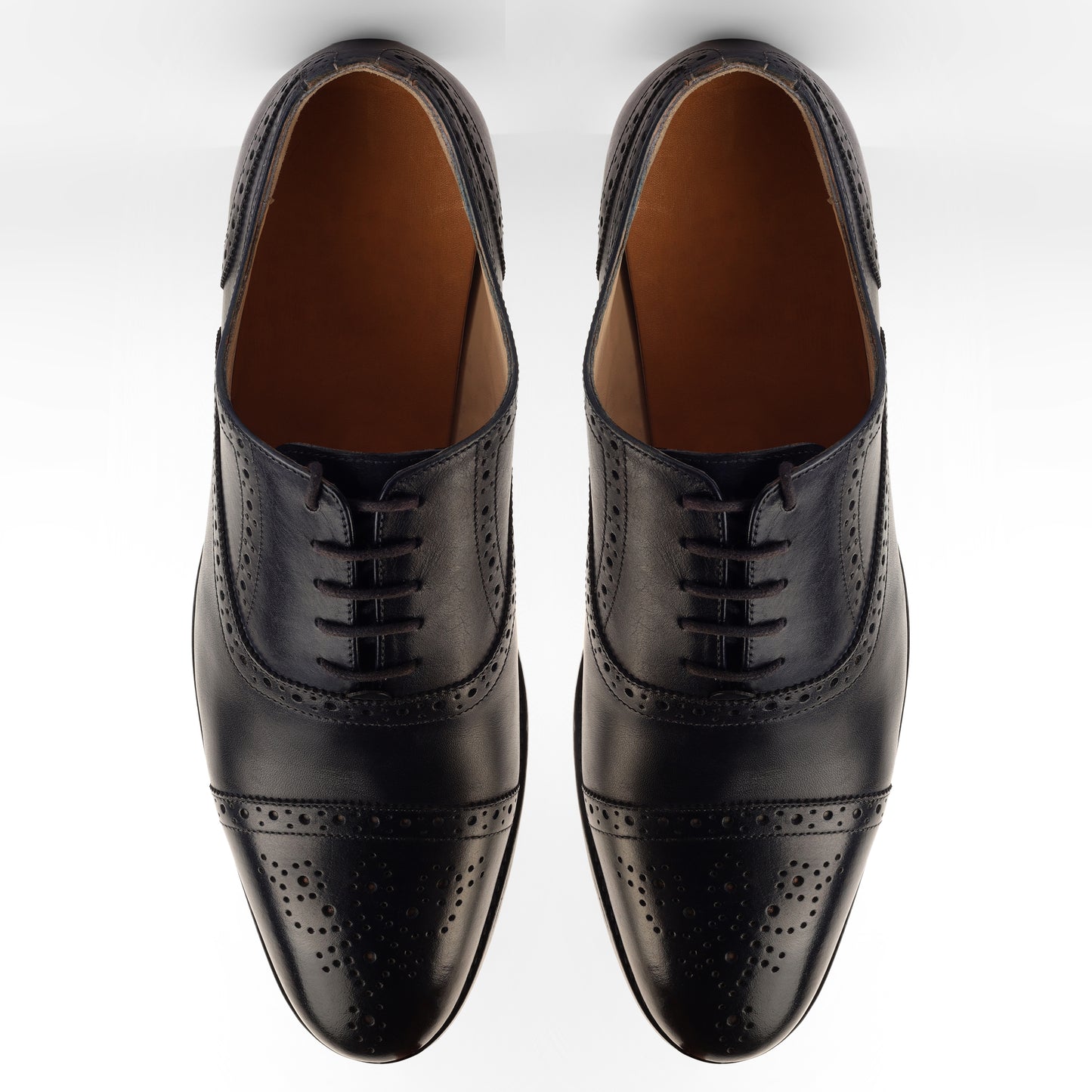 CROWNED BROGUE OXFORD SHOE (BLACK)