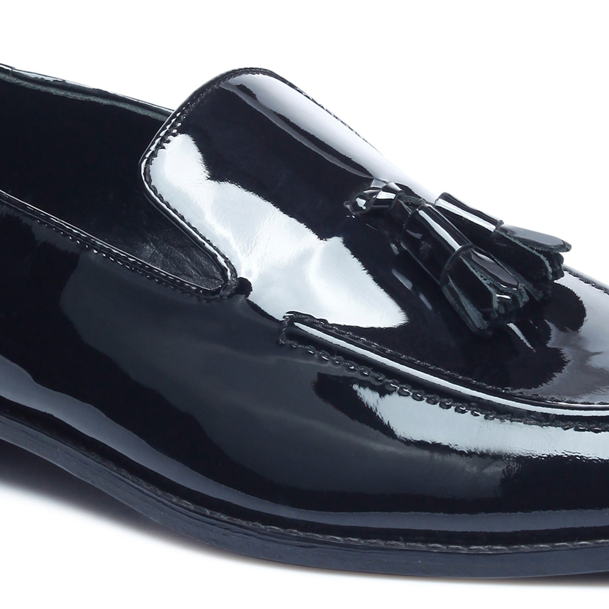 GLOSSY PATENT MEN'S LOAFER WITH TASSELS